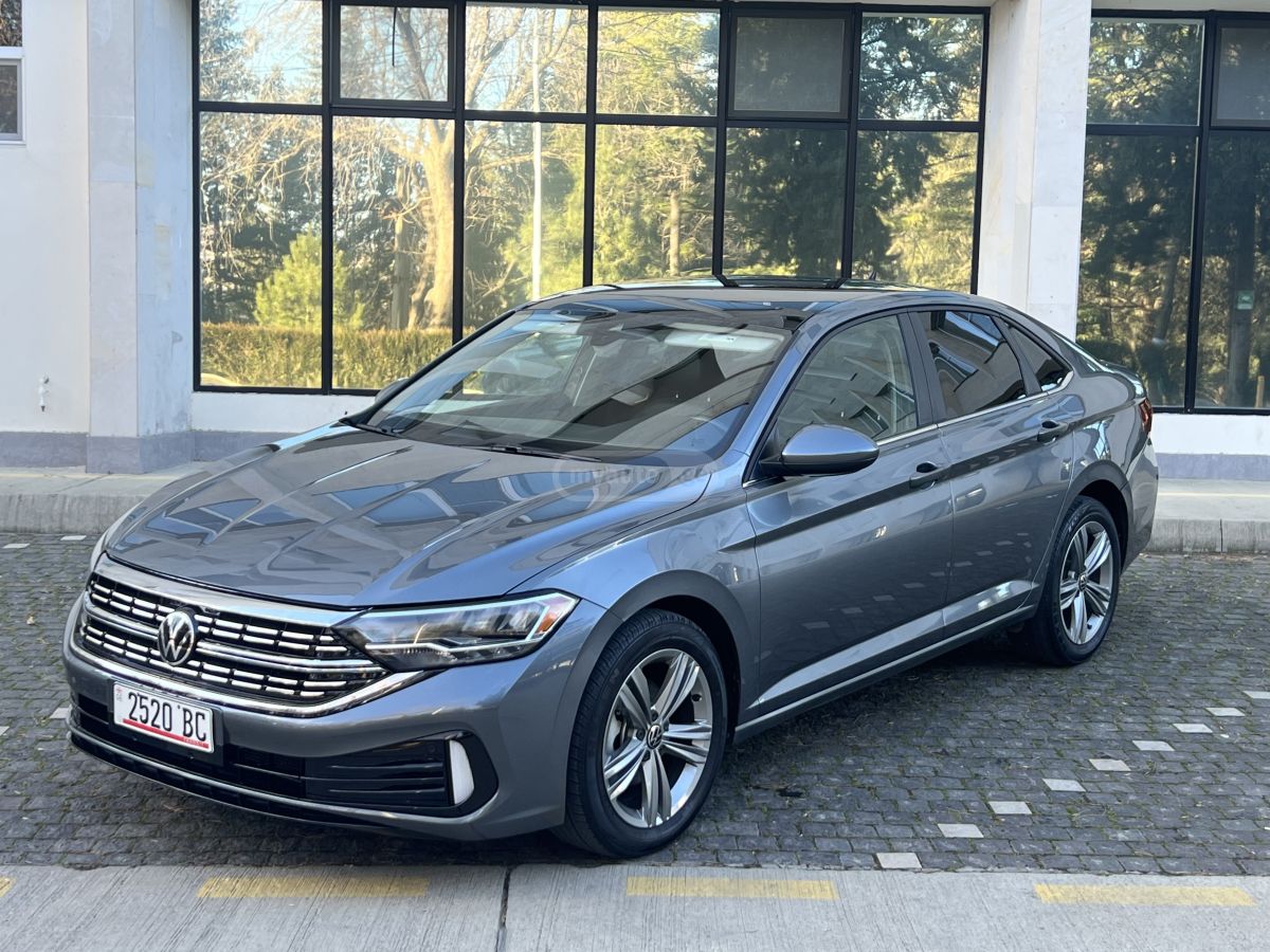 Volkswagen Jetta - фото 1