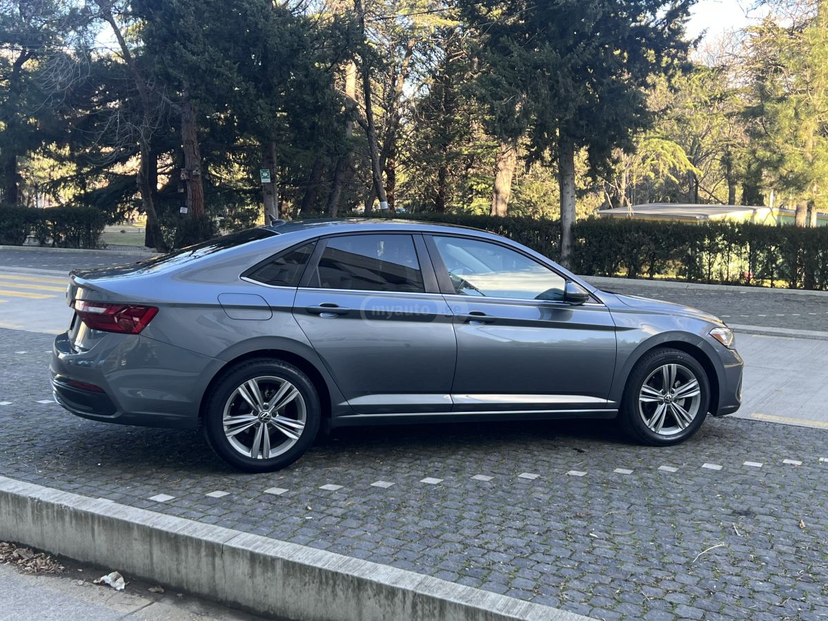 Volkswagen Jetta - фото 4