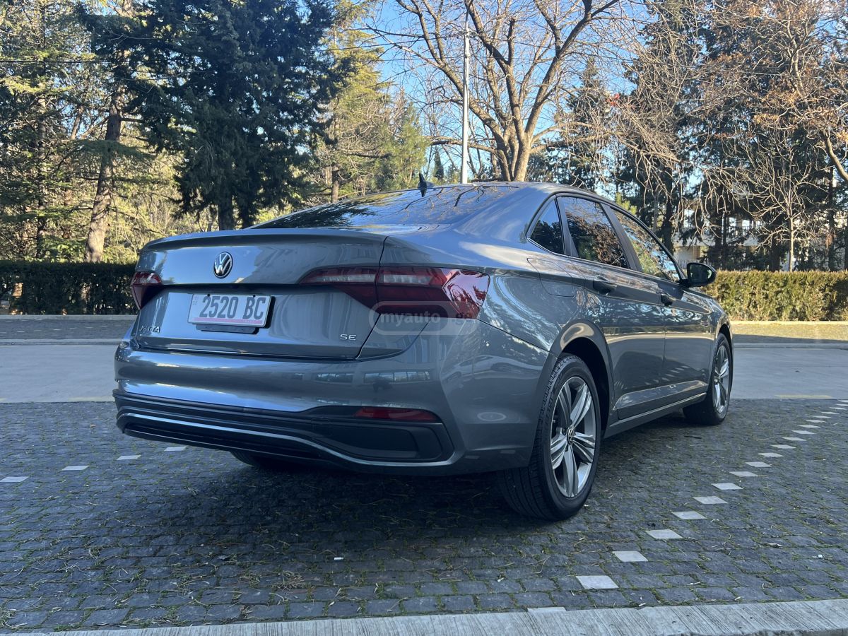 Volkswagen Jetta - фото 5