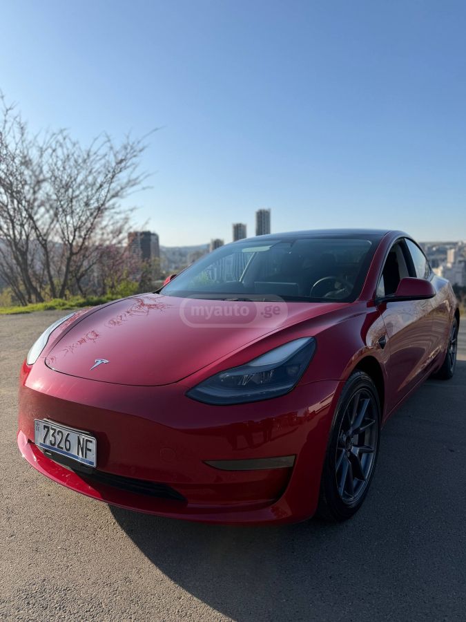 Tesla Model 3 - фото 2