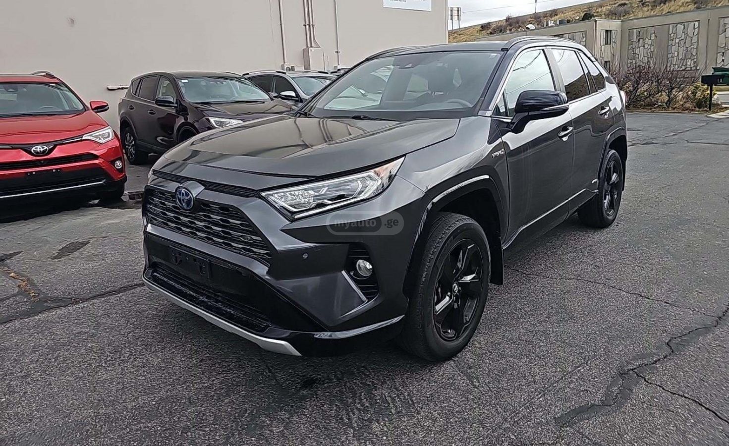 Toyota RAV 4 - фото 1