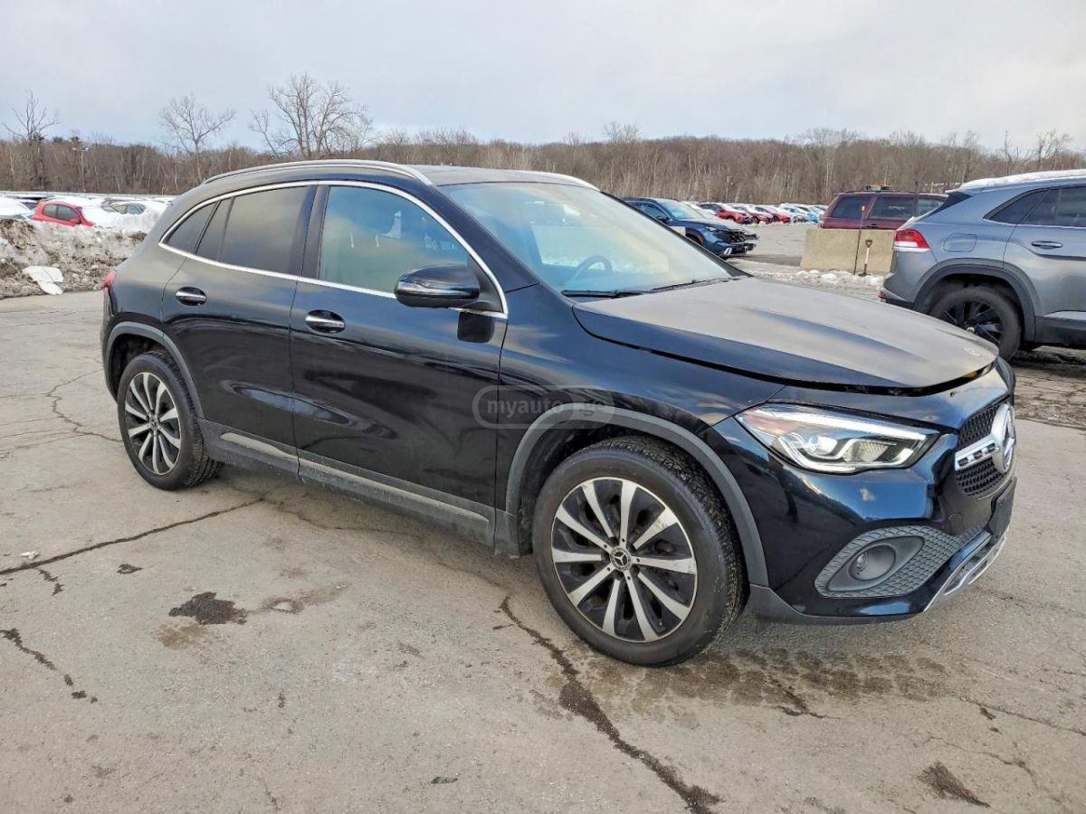 Mercedes-Benz Base GLA 250 4dr All-Wheel Dri — миниатюра 3