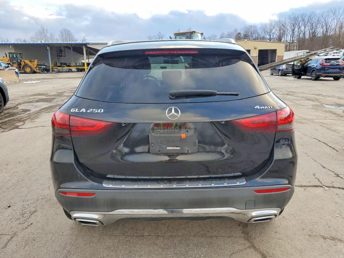 Mercedes-Benz Base GLA 250 4dr All-Wheel Dri — миниатюра 6