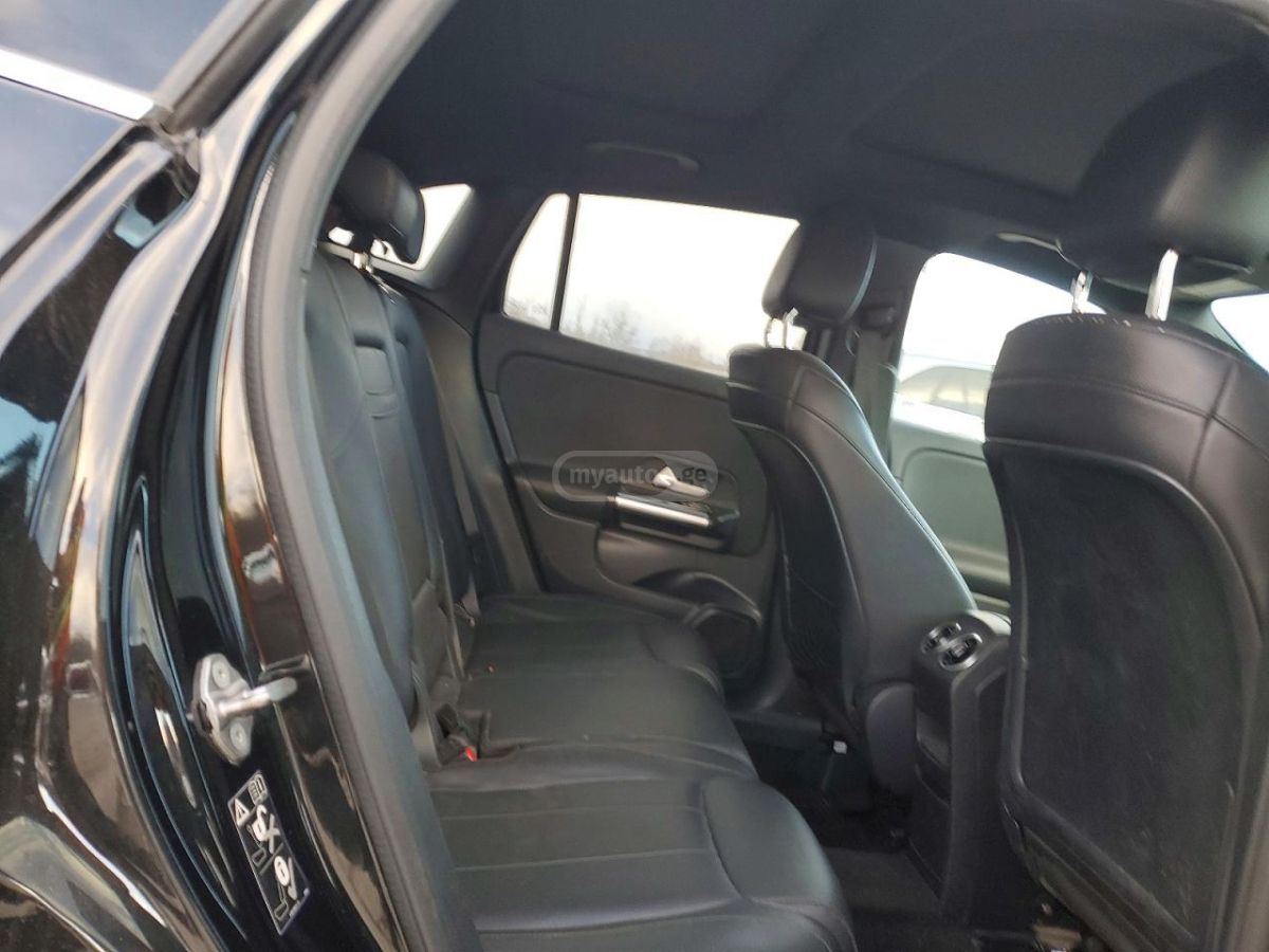 Mercedes-Benz Base GLA 250 4dr All-Wheel Dri — миниатюра 8