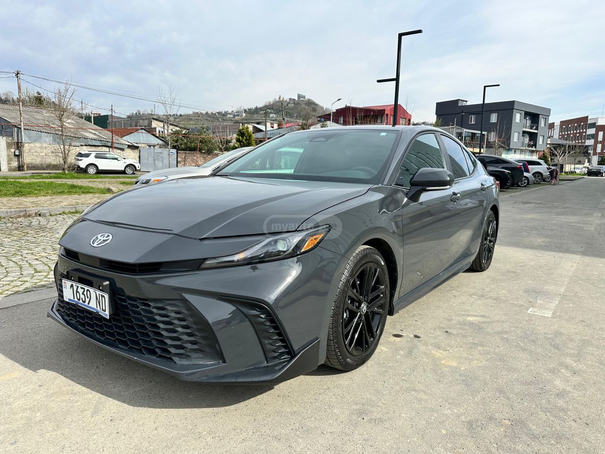 Toyota Camry - фото 3