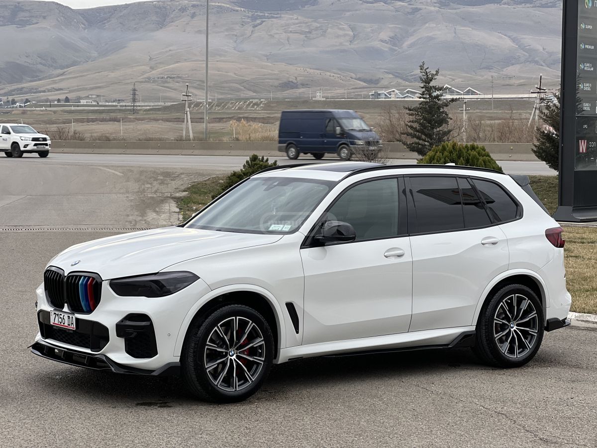 BMW xDrive40i 4dr All-Wheel Drive — миниатюра 4