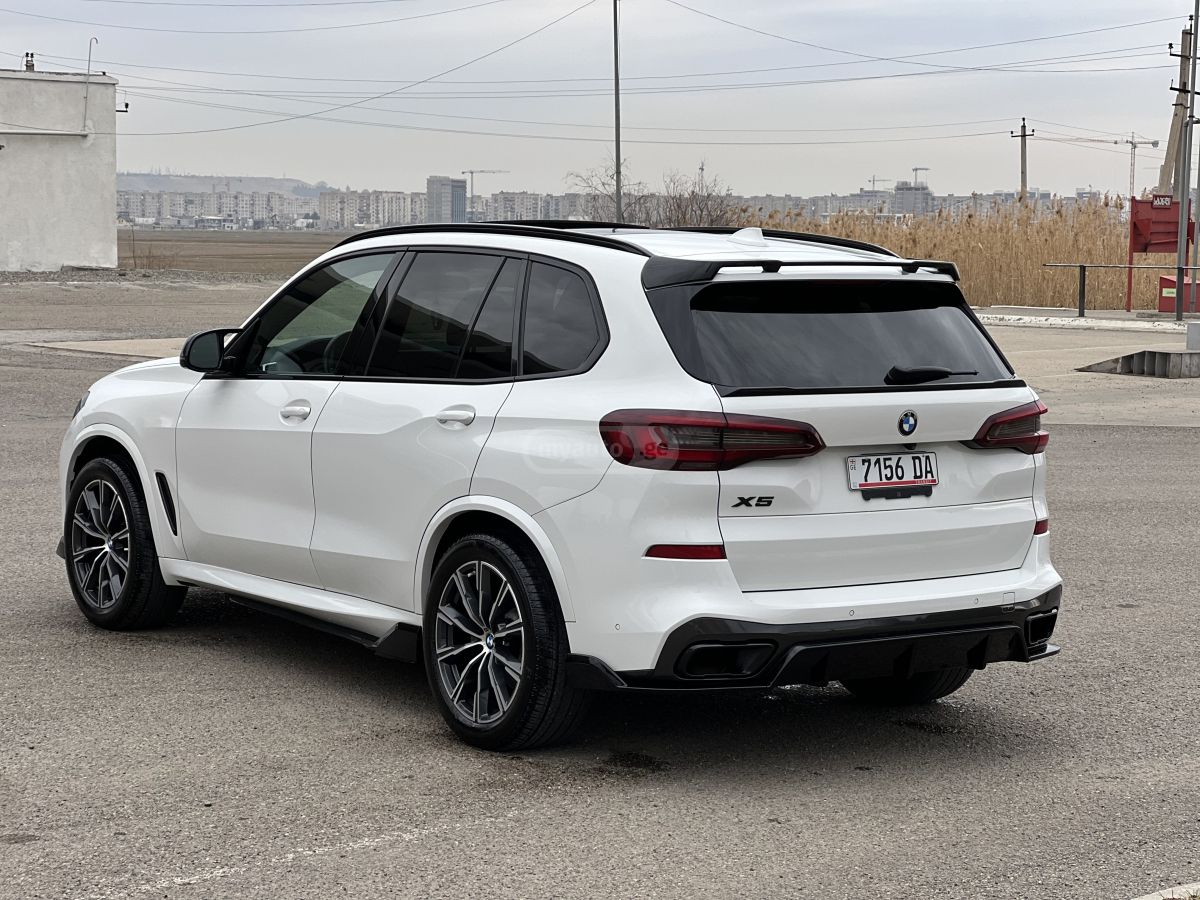 BMW xDrive40i 4dr All-Wheel Drive — миниатюра 7