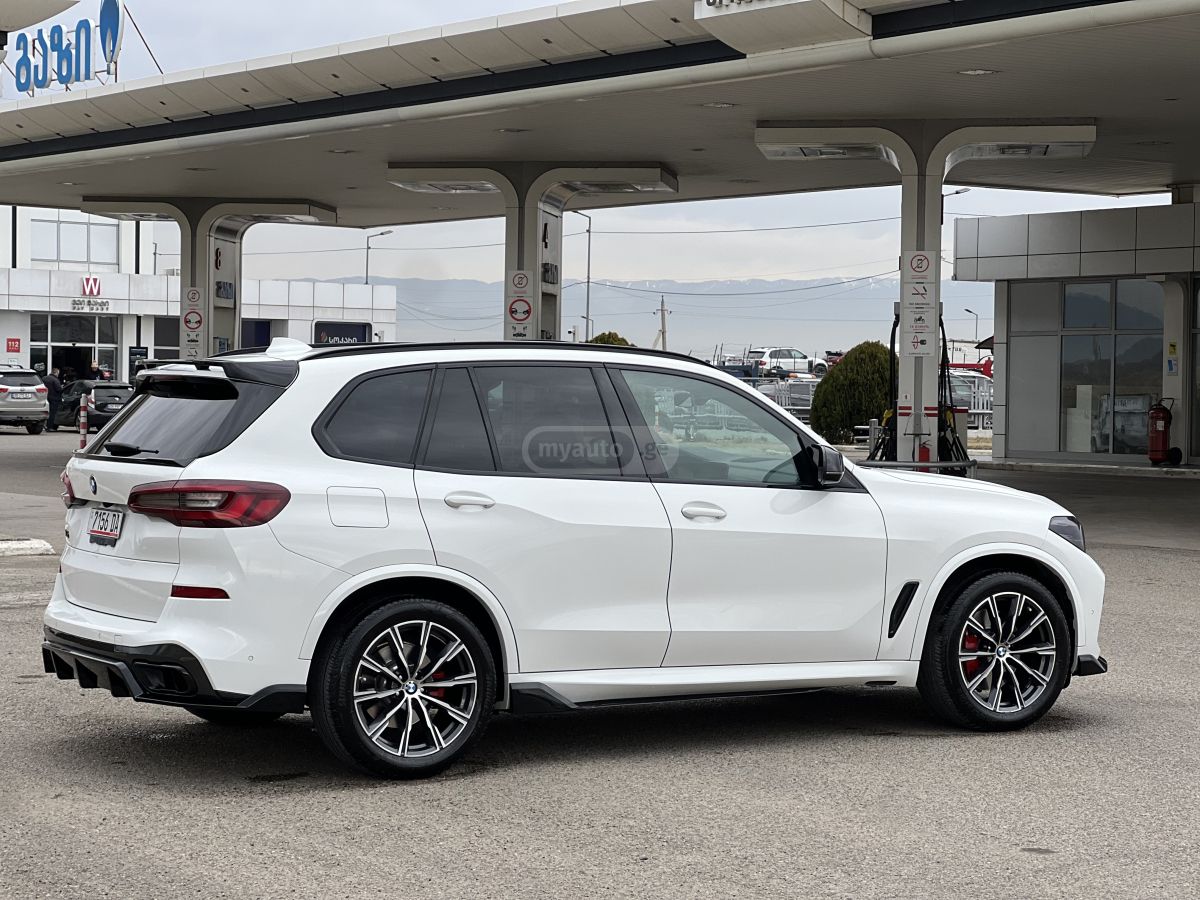 BMW xDrive40i 4dr All-Wheel Drive — миниатюра 9