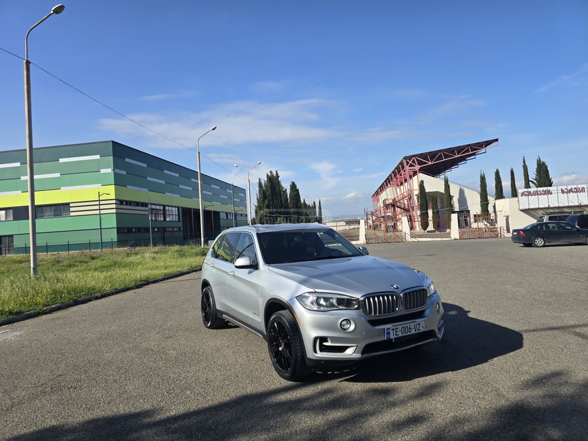 BMW X5 - фото 1