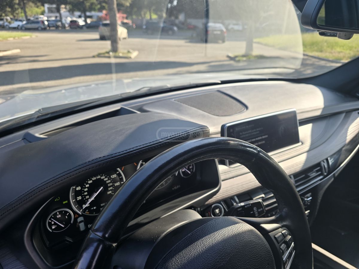 BMW X5 - фото 12