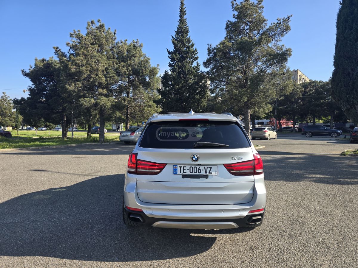 BMW X5 - фото 8