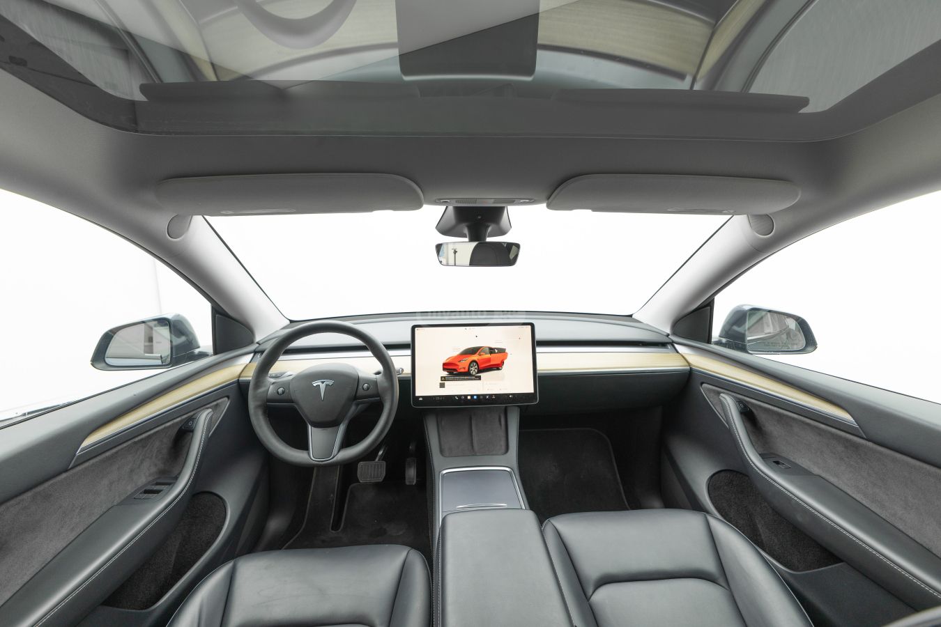 Tesla Model Y - фото 10