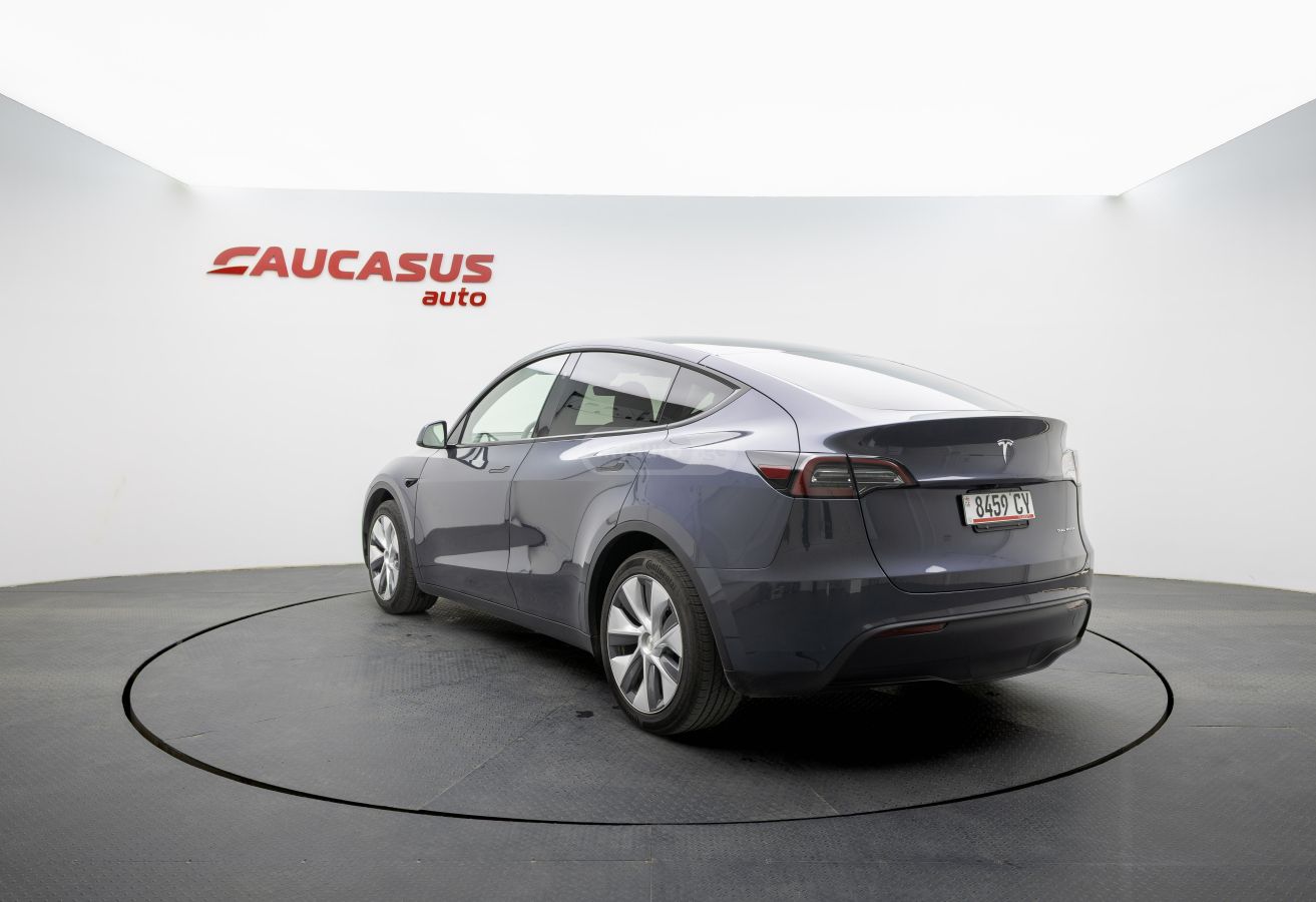 Tesla Model Y - фото 7