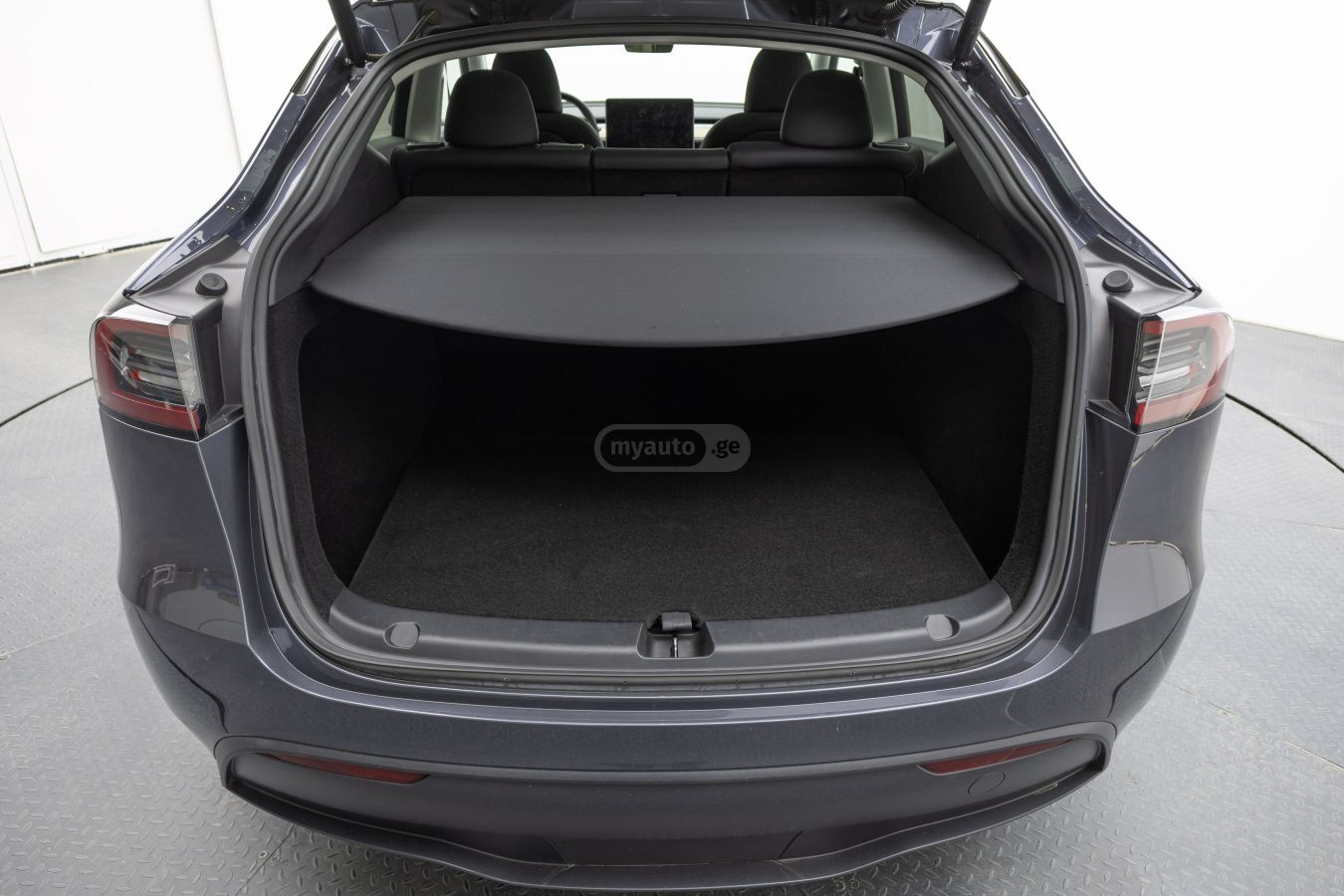 Tesla Model Y - фото 8