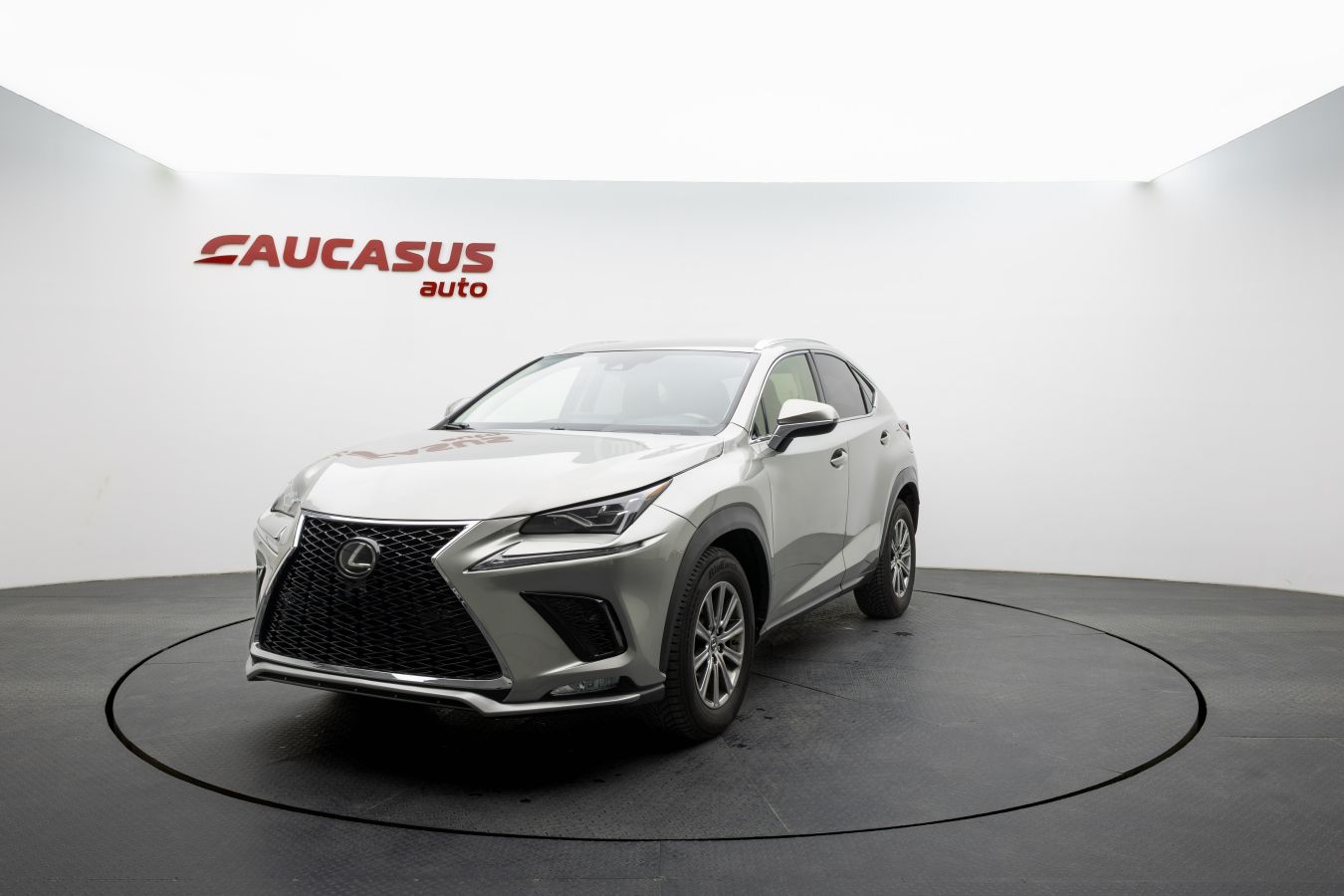 Lexus NX 200 - фото 1