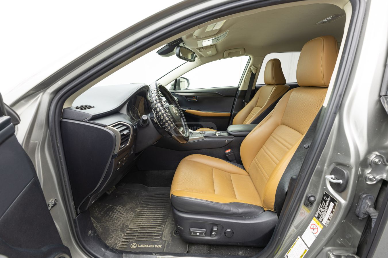 Lexus NX 200 - фото 10