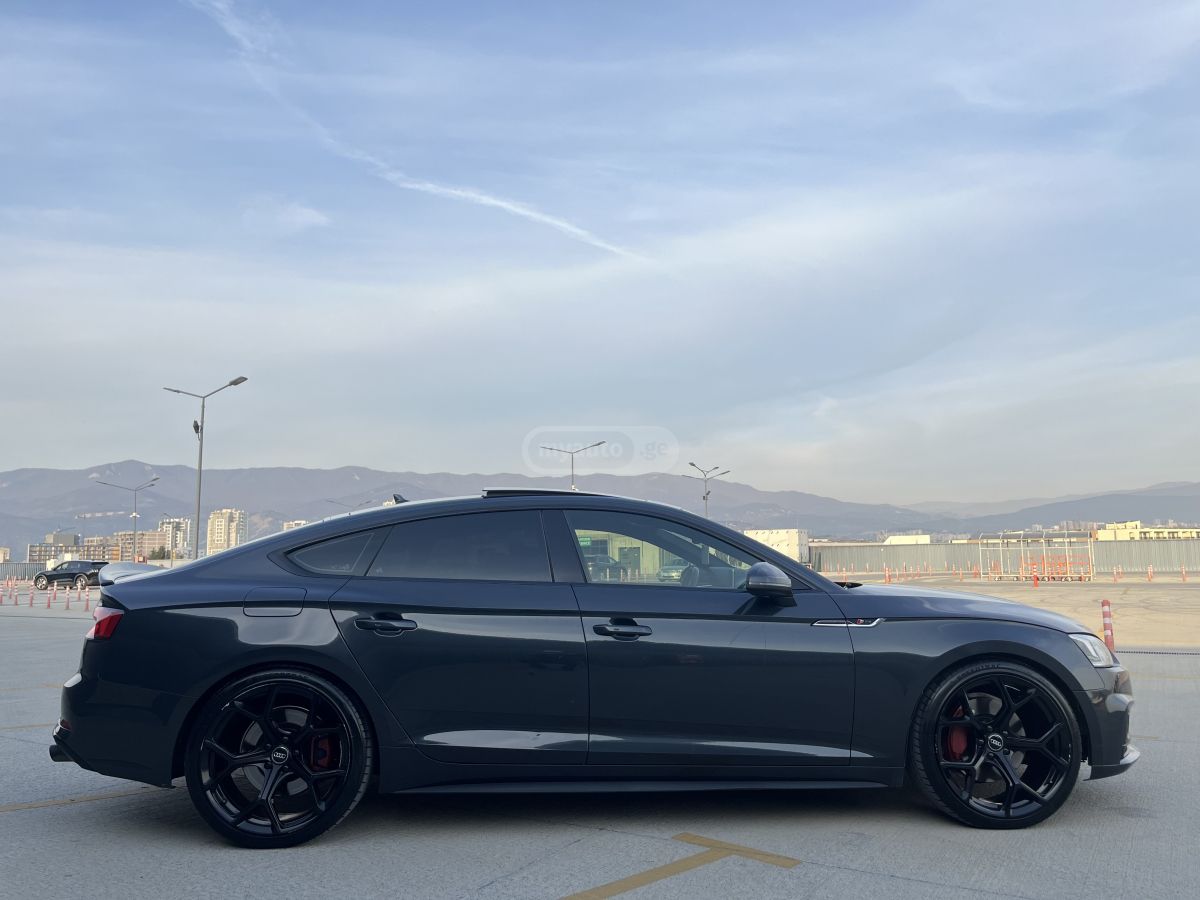 Audi A5 - фото 6