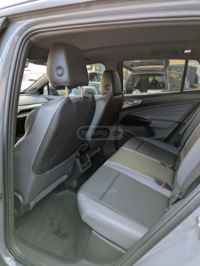 Volkswagen ID 4 - фото 7