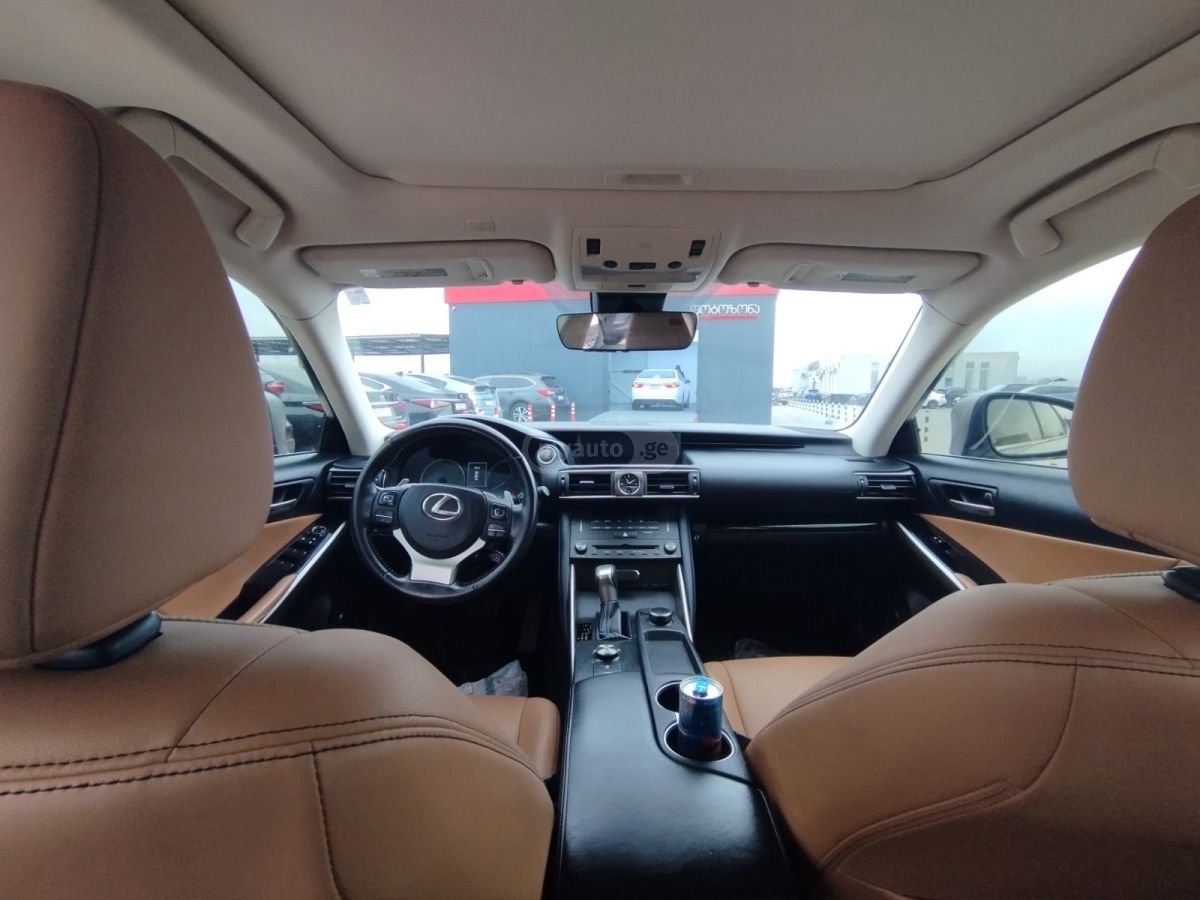 Lexus IS 300 - фото 10