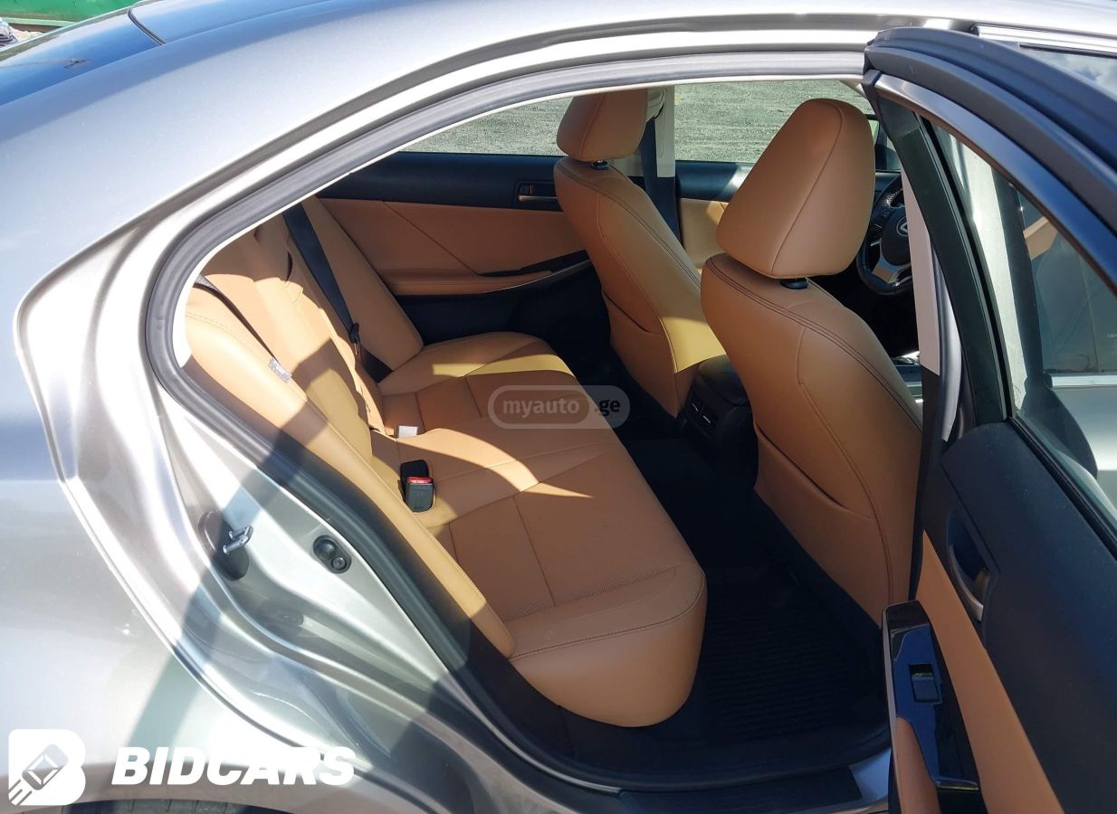 Lexus IS 300 - фото 12