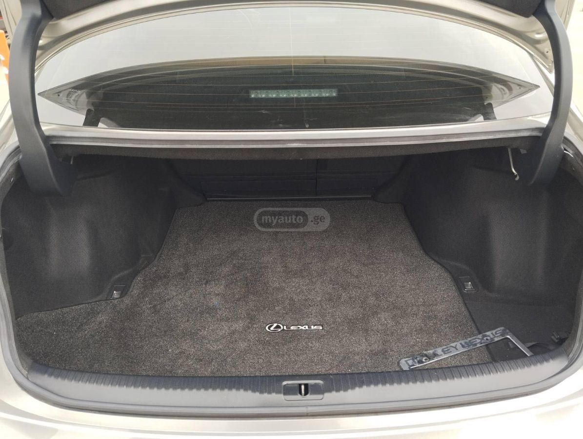 Lexus IS 300 - фото 14