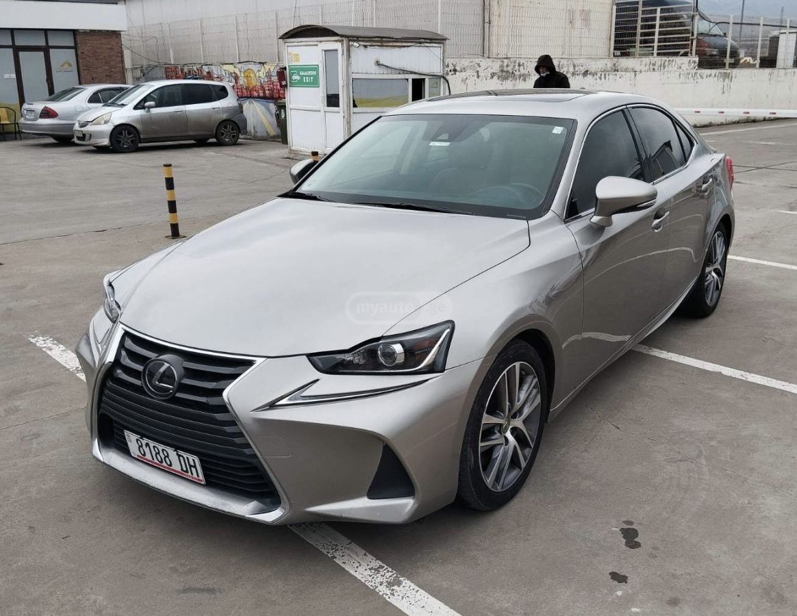 Lexus IS 300 - фото 3