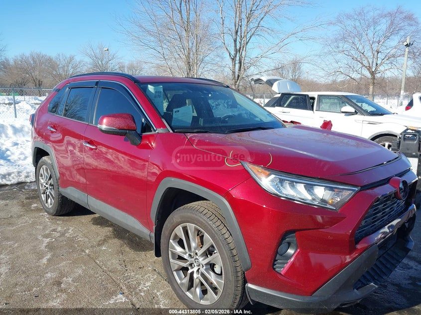 Toyota RAV 4 - фото 1