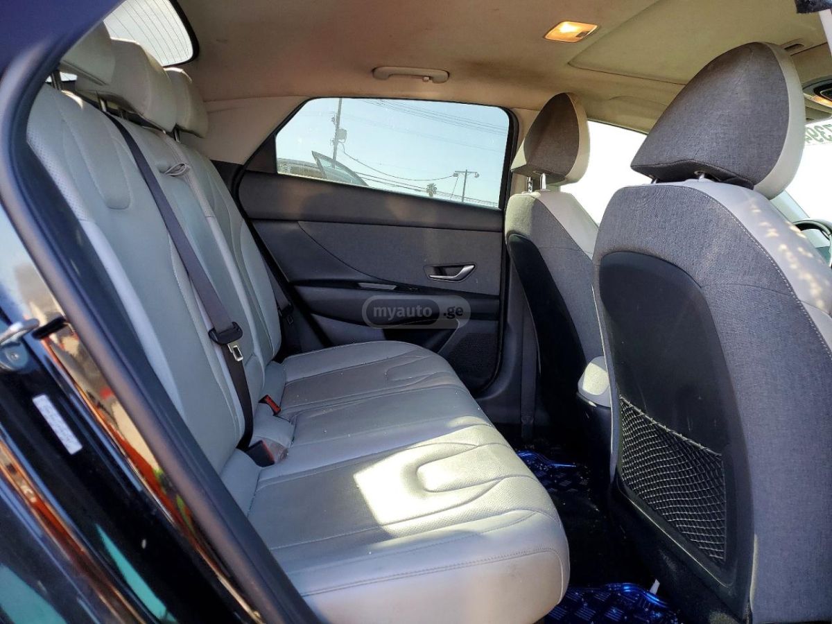 Hyundai Elantra - фото 10