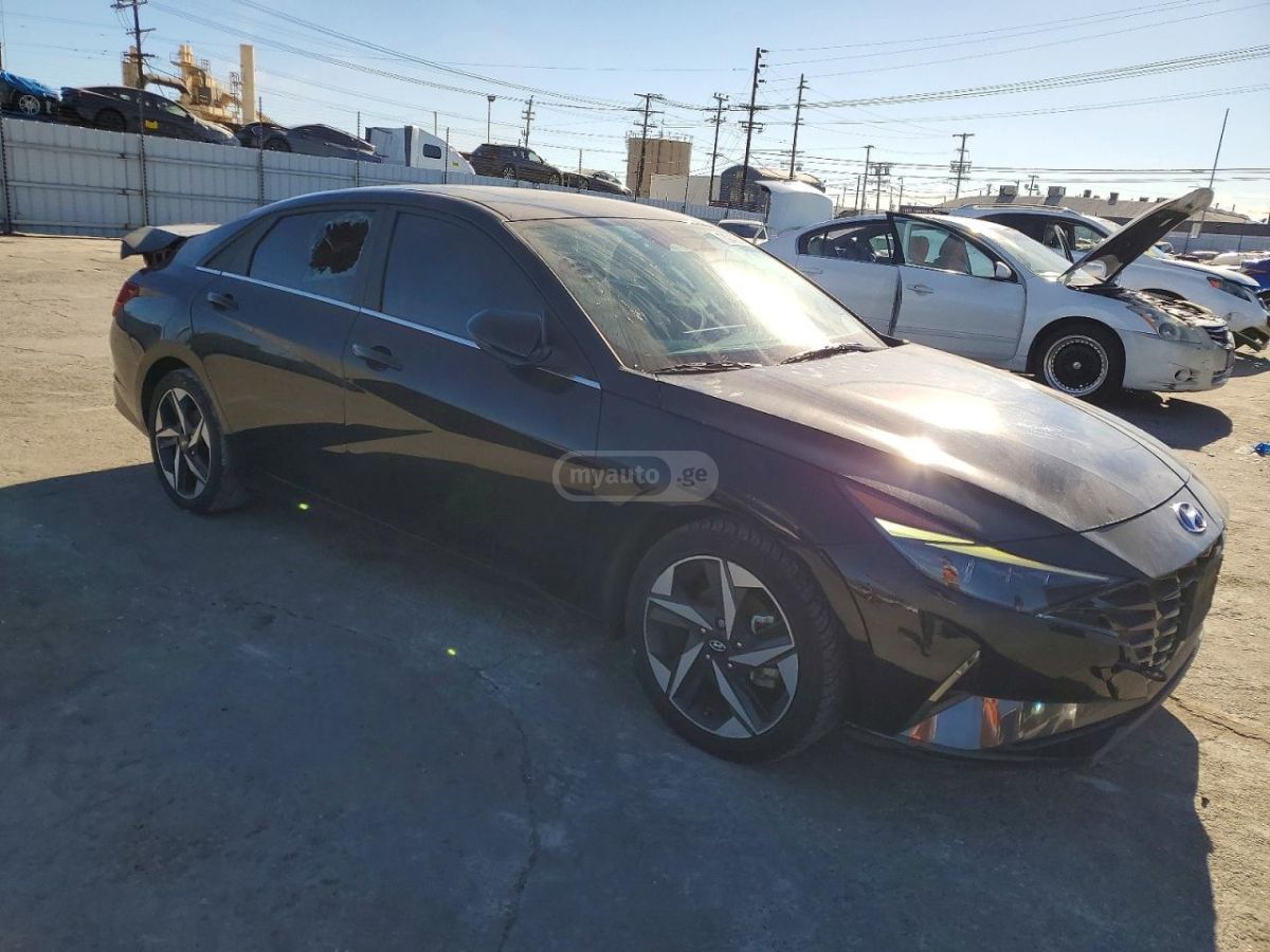 Hyundai Elantra - фото 4