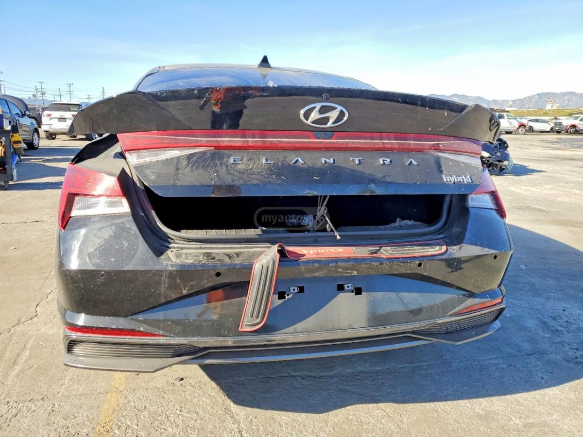 Hyundai Elantra - фото 6