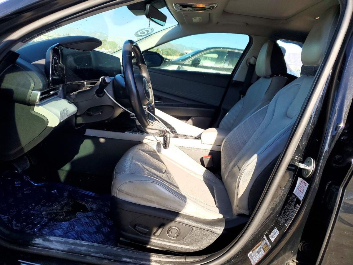 Hyundai Elantra - фото 7