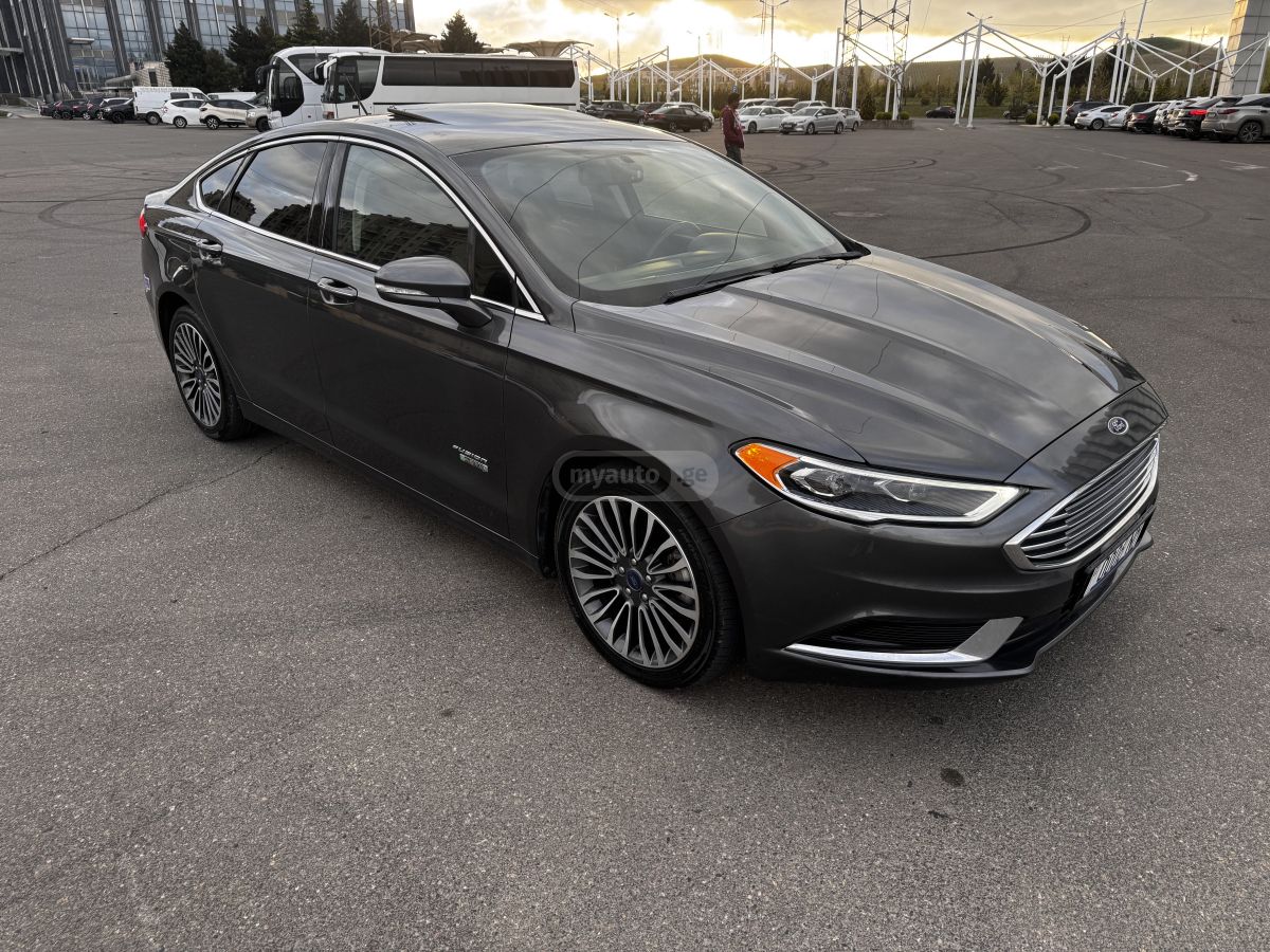 Ford Fusion - фото 2