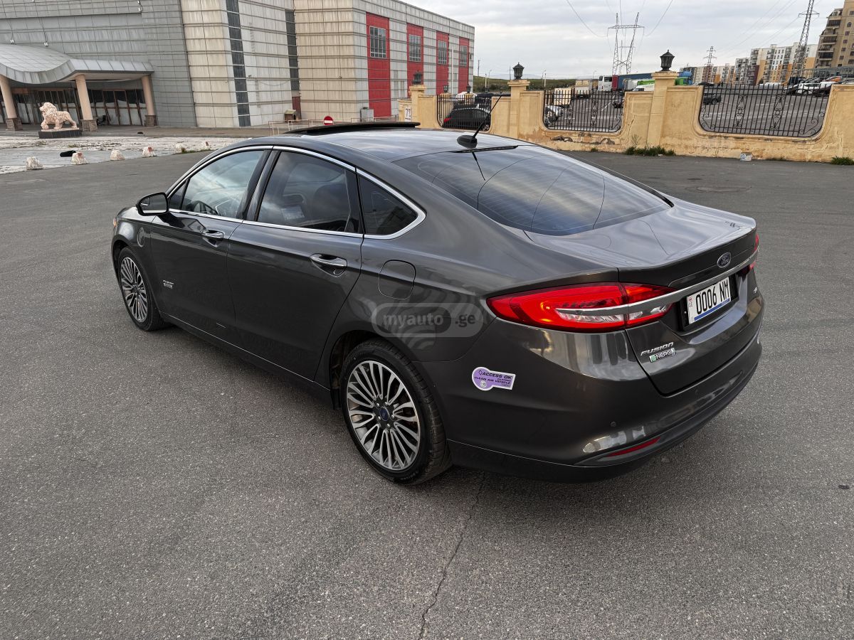 Ford Fusion - фото 6