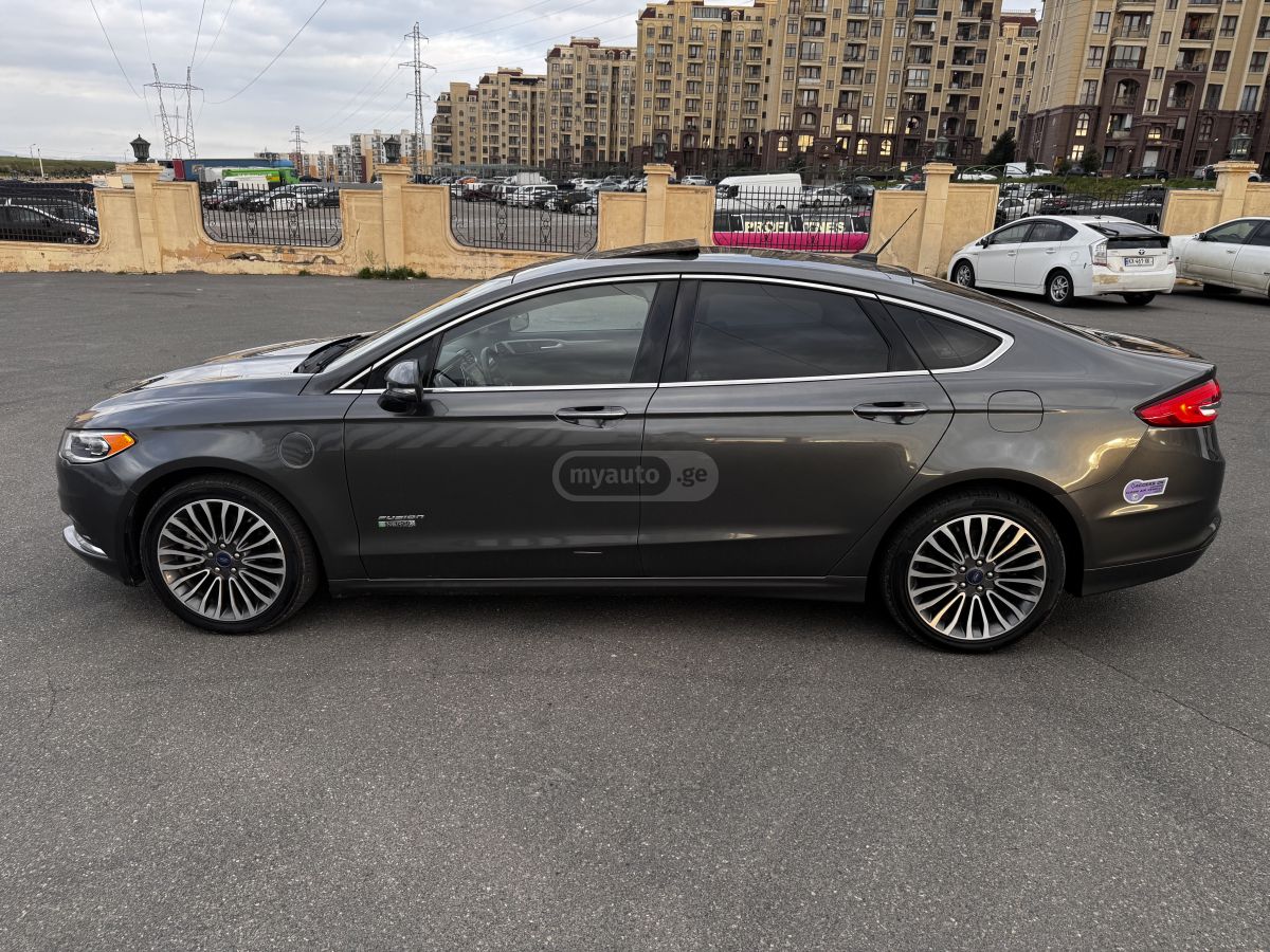 Ford Fusion - фото 7