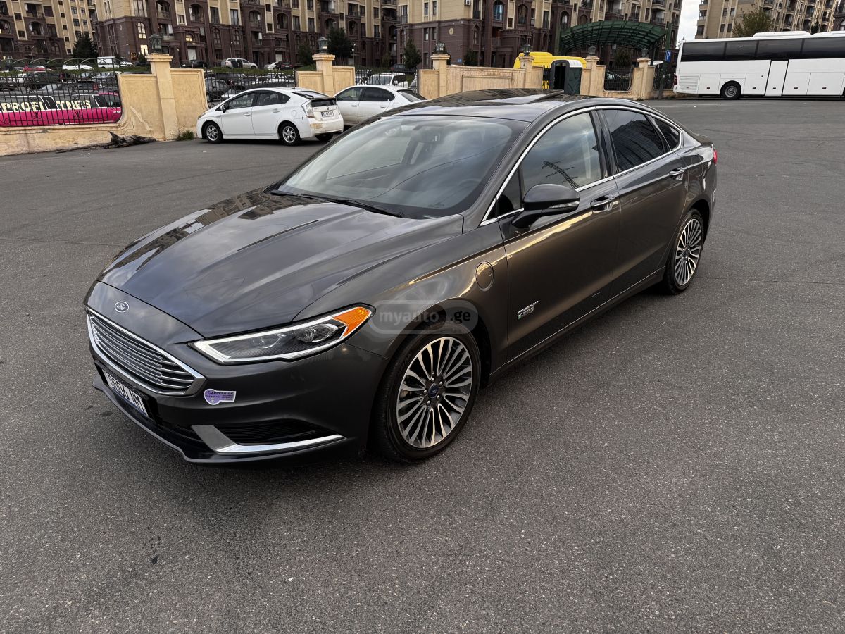 Ford Fusion - фото 8