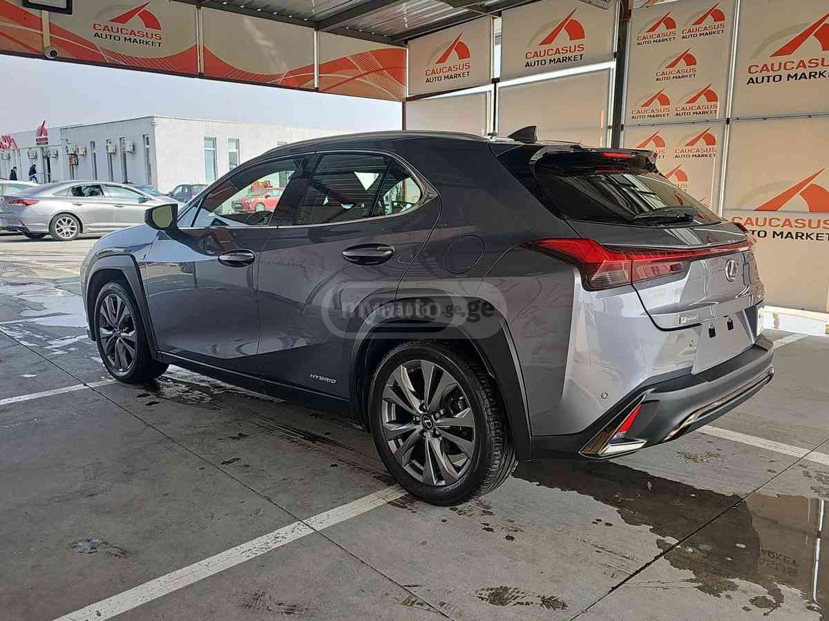 Lexus UX 250 h - фото 6