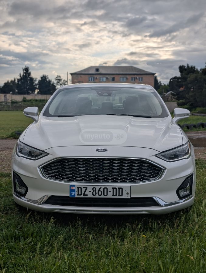 Ford Fusion - фото 1
