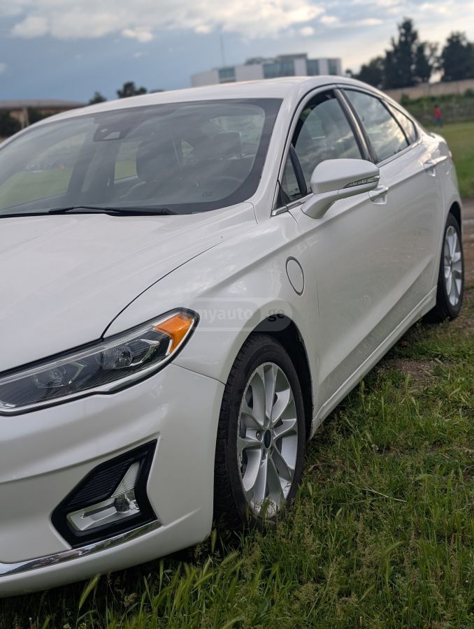 Ford Fusion - фото 3
