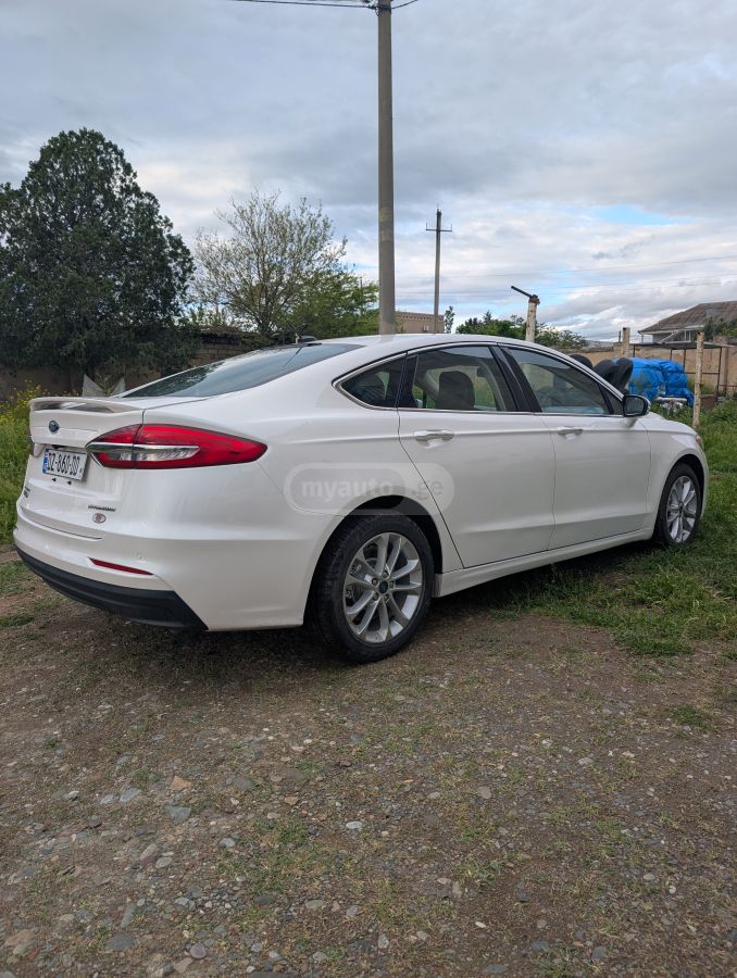 Ford Fusion - фото 4