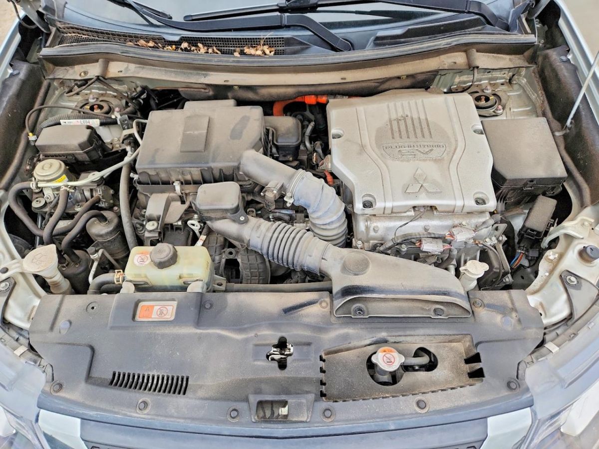 Mitsubishi Outlander - фото 11