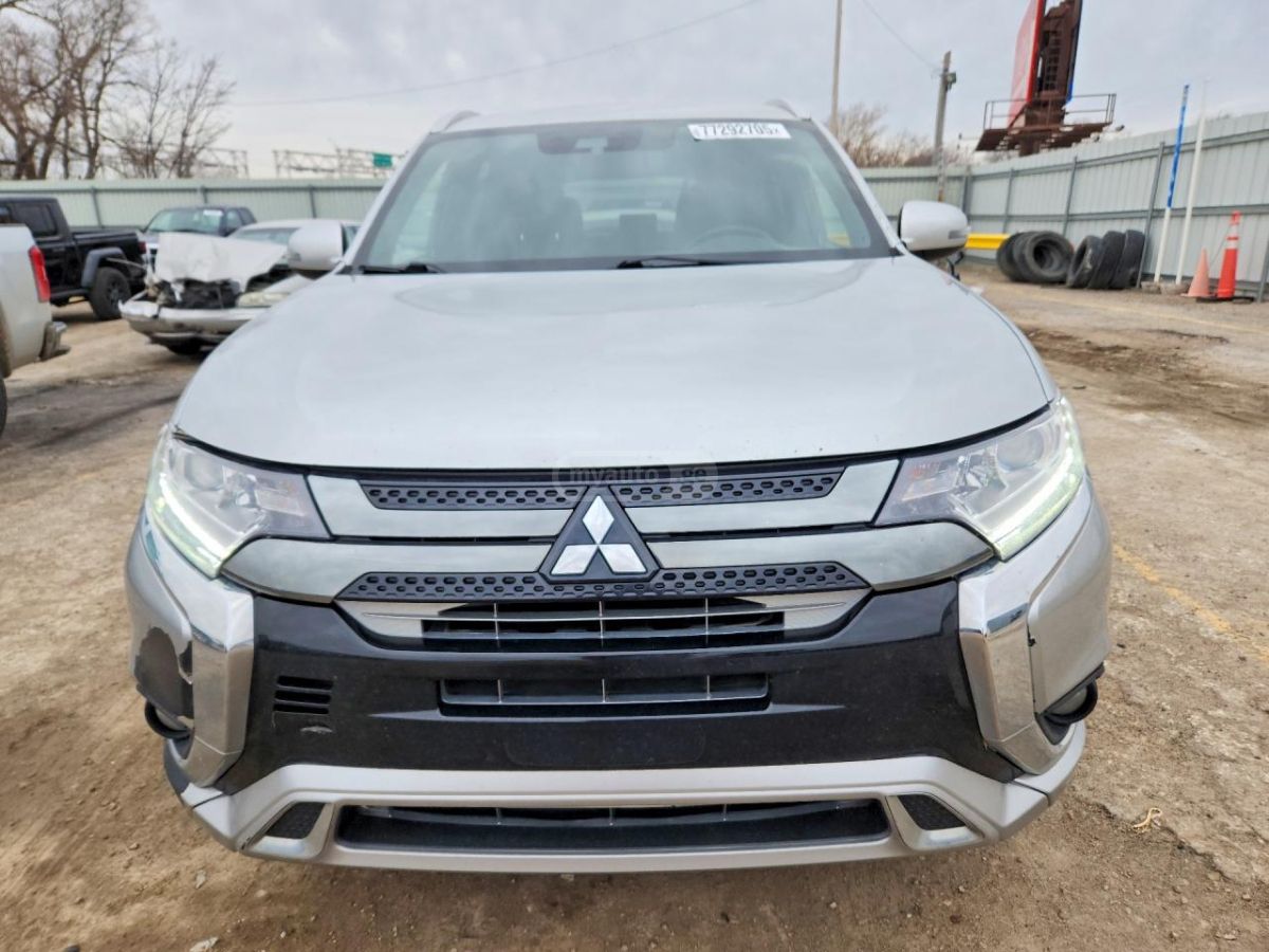 Mitsubishi Outlander - фото 5