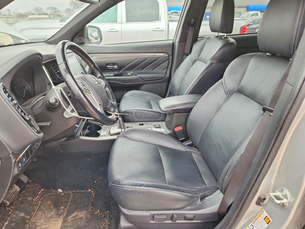 Mitsubishi Outlander - фото 7