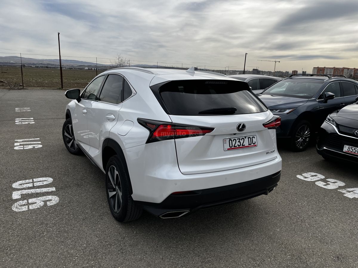 Lexus NX 300 - фото 3