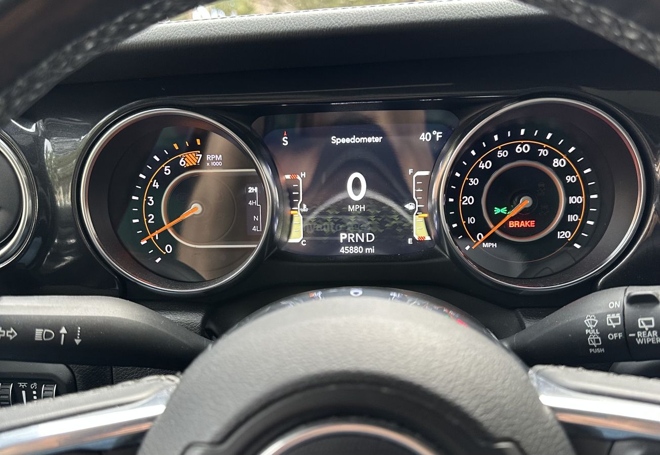 Jeep Wrangler - фото 6