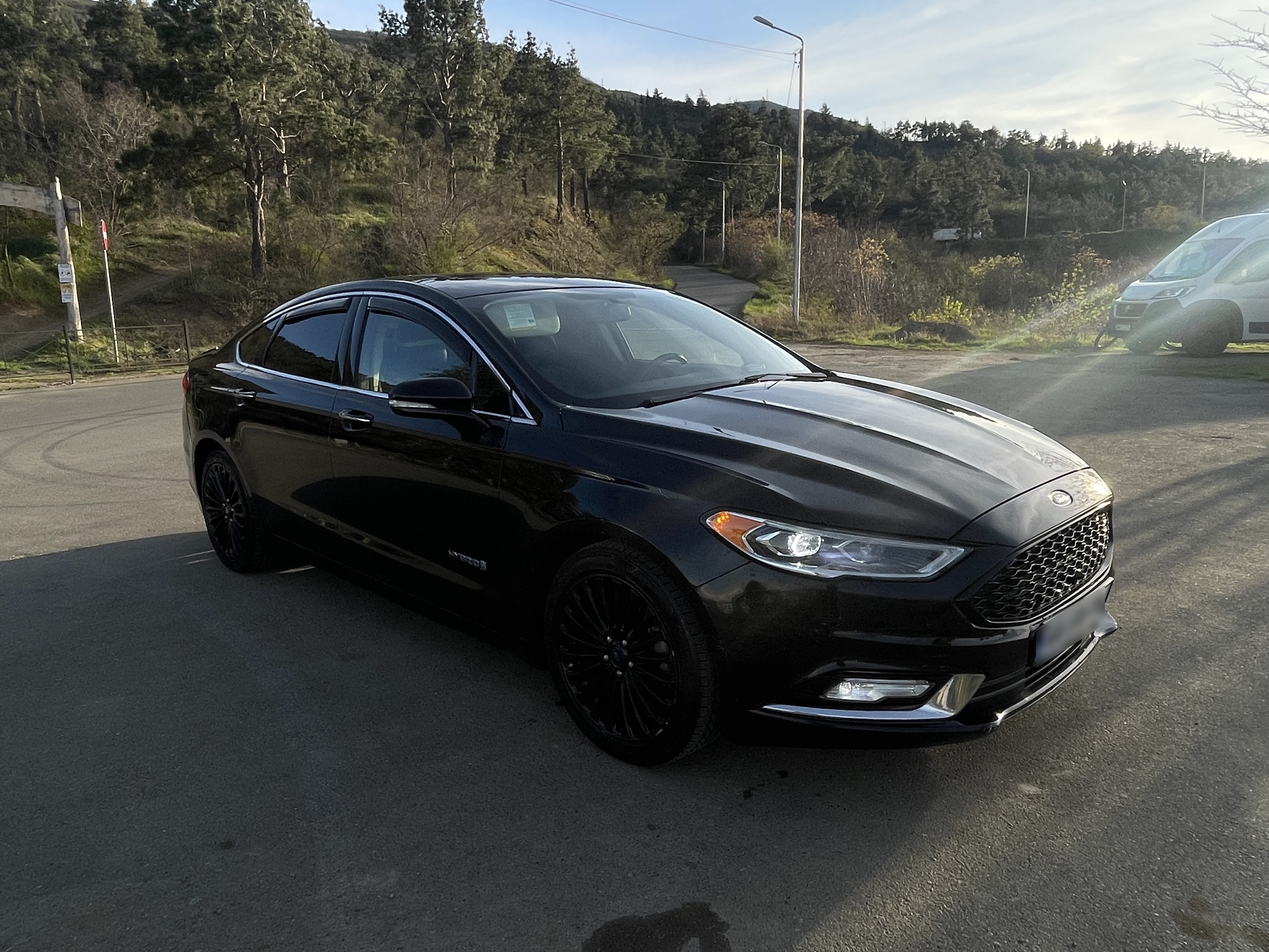 Ford Fusion - фото 1