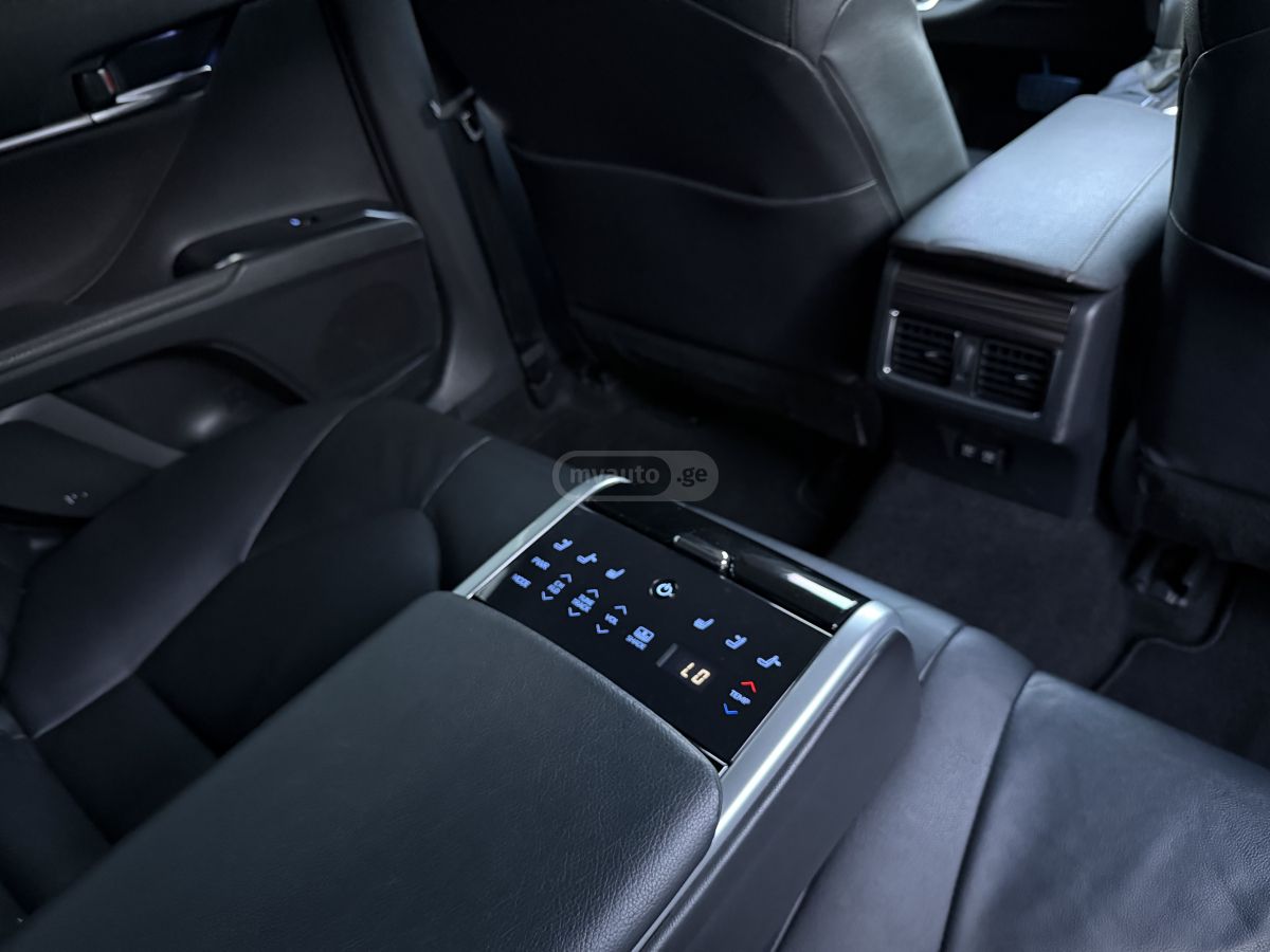 Toyota Camry - фото 10