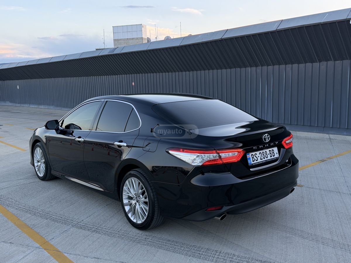 Toyota Camry - фото 5