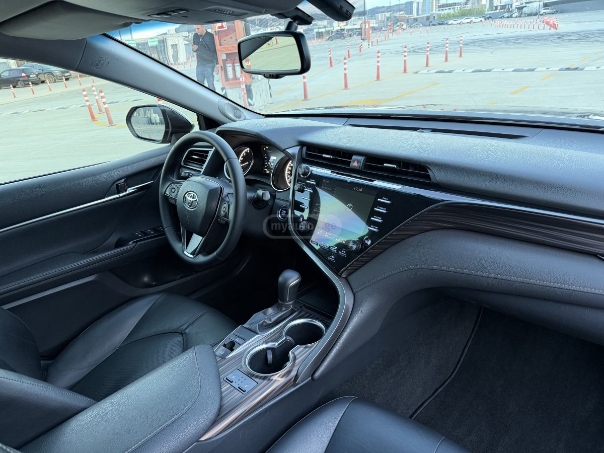 Toyota Camry - фото 7