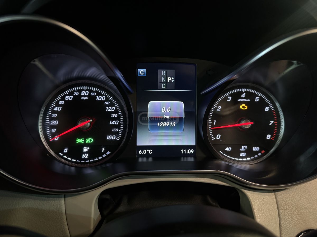 Mercedes-Benz C 300 - фото 11