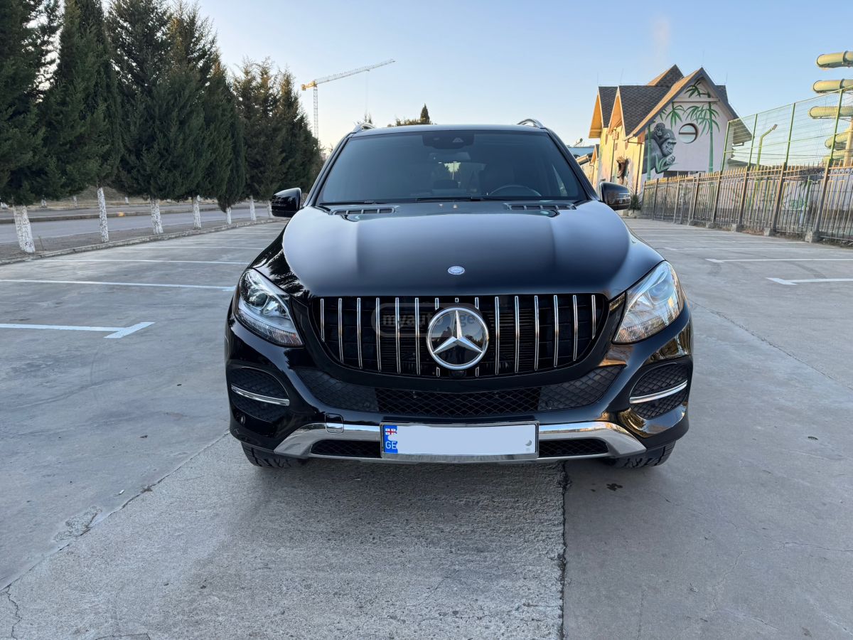 Mercedes-Benz GLE 350 - фото 1